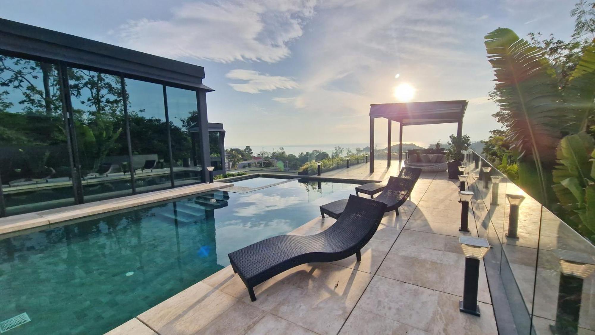 Villa Obsidian, With Staff, Sea View And Walk To Choeng Mon Beach Екстериор снимка